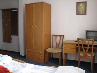 Отель Альпийский Двор Славское Двухместный номер с 2 отдельными кроватями-5