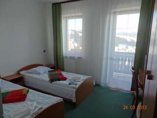 Отель Альпийский Двор Славское Двухместный номер с 2 отдельными кроватями-6